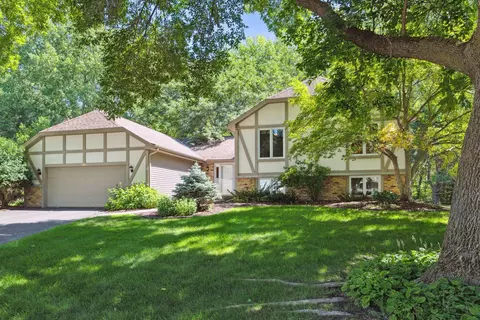 510 Zircon Ln N, Plymouth, MN 55447