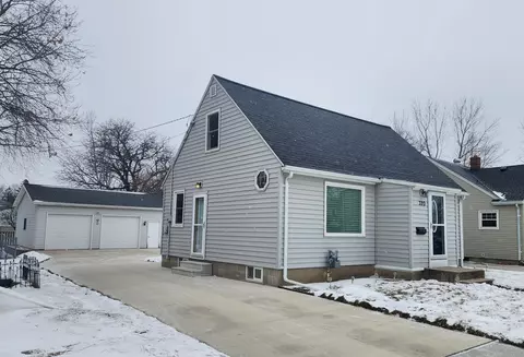 320 Tyler Ave, North Mankato, MN 56003