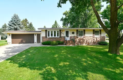 504 Young Dr, Owatonna, MN 55060