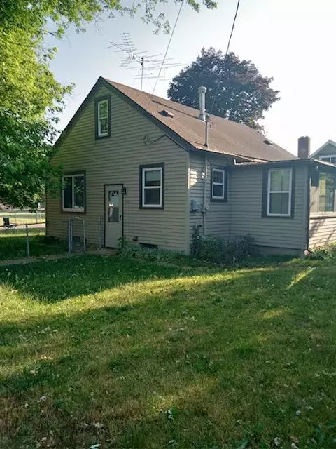 501 10th St, Howard Lake, MN 55349