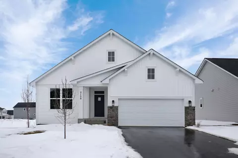 2150 Ridgepointe Dr, Hastings, MN 55033