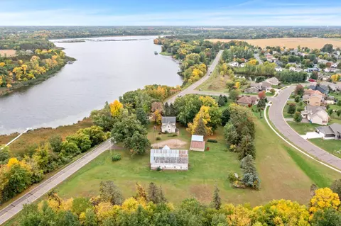 32820 Flanders St NE, Cambridge, MN 55008