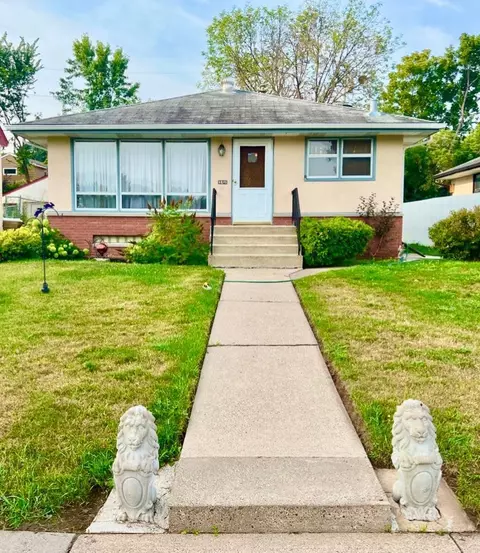 2158 5th St E, Saint Paul, MN 55119