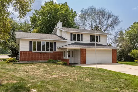 401 10th Avenue Cir NW, Kasson, MN 55944