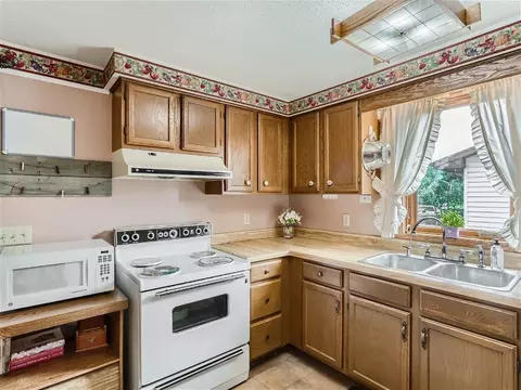 2010 Vienna Ln, Eagan, MN 55122 photo 7