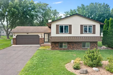 1236 Burke Ave W, Roseville, MN 55113