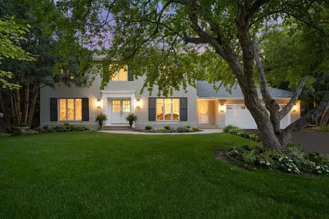 9006 Preserve Blvd, Eden Prairie, MN 55347