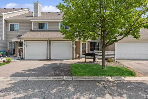 5995 Wedgewood Ln N #83, Plymouth, MN 55446