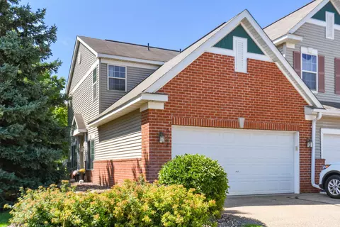 6702 Folkestone Rd #111, Apple Valley, MN 55124