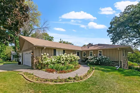 2200 Skyline Dr S, Burnsville, MN 55337