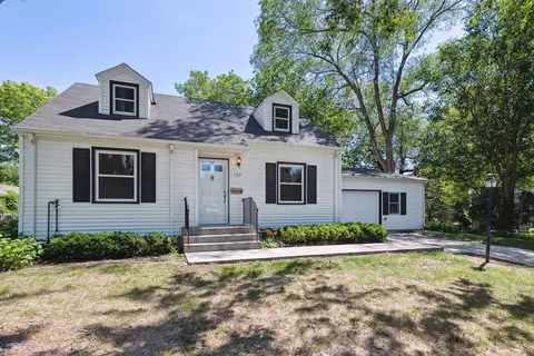 129 Park Ln, Hopkins, MN 55343
