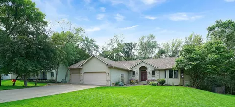 983 Flora Sq, Prescott, WI 54021