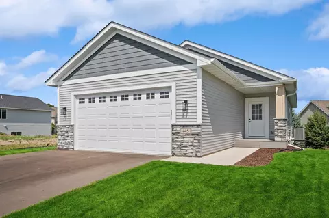 445 Grant Ave SE, Hutchinson, MN 55350