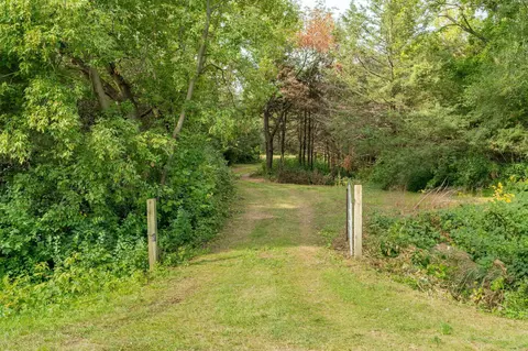 421 Coulee Trl, Hudson, WI 54016