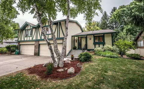 7721 Tanglewood Ct, Edina, MN 55439