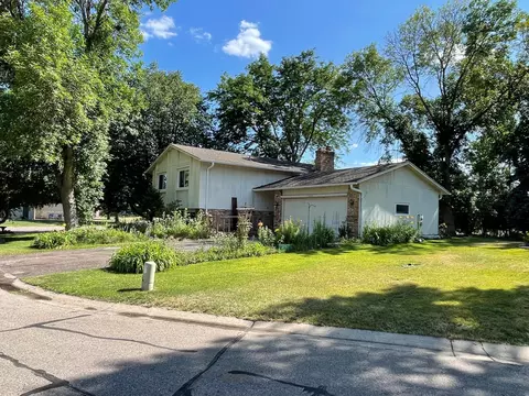 7248 Candlewood Dr, Brooklyn Park, MN 55445