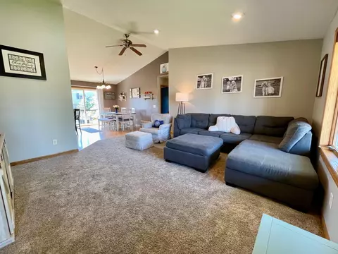 1230 Blue Jay Pl, New Richmond, WI 54017
