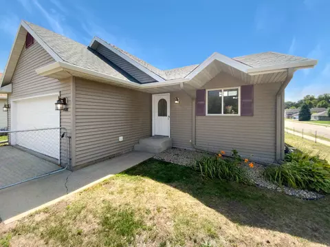 4086 Trumpeter Dr SE, Rochester, MN 55904