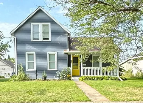 816 Home St, Kenyon, MN 55946
