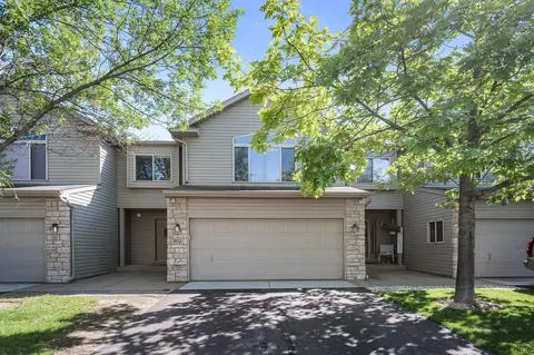 302 Bradbury Cir, Jordan, MN 55352