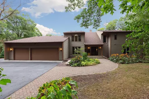 7 Aspen Ln, North Oaks, MN 55127