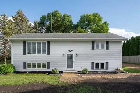 35715 170th St, Hamburg, MN 55339
