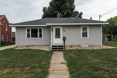 203 2nd St SE, Stewartville, MN 55976