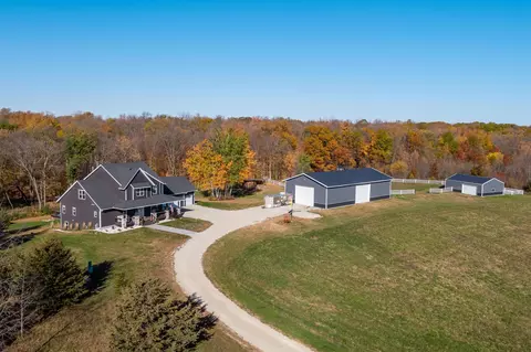 6099 French Lake Trl, Faribault, MN 55021