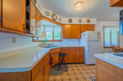 327 S 2nd St E, Aurora, MN 55705 photo 6