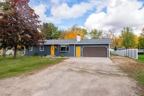 541 Glenwood Ave, Big Lake, MN 55309