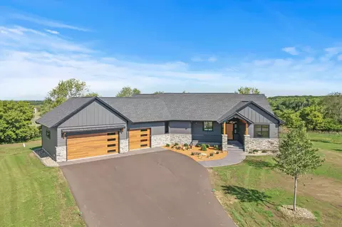 353 Moelter Ln, Hudson, WI 54016