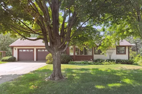 4978 150th St W, Apple Valley, MN 55124