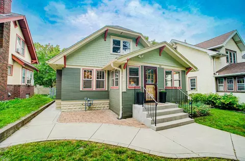 1147 Hawthorne Ave E, Saint Paul, MN 55106