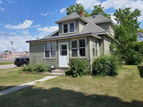 516 15th St N, Benson, MN 56215