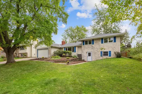 960 Cobb Rd, Shoreview, MN 55126 photo 4