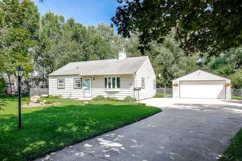 8609 12th Ave S, Bloomington, MN 55425