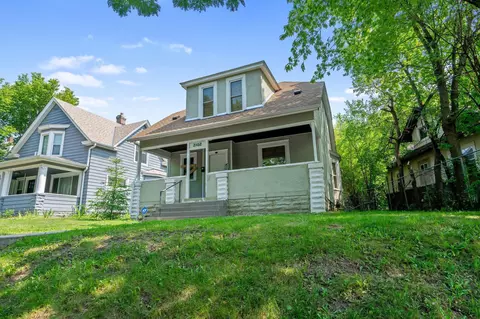 2102 Oliver Ave N, Minneapolis, MN 55411