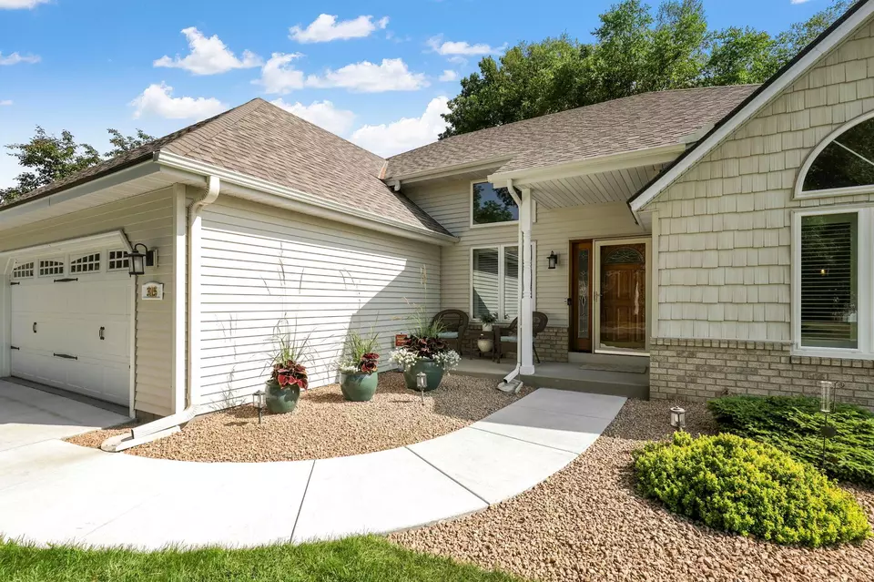  315 Long Lake Ct, Shoreview, MN 55126 photo 2