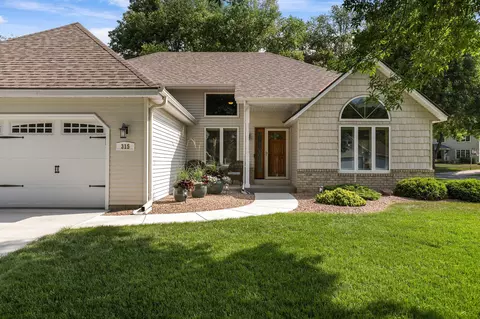 315 Long Lake Ct, Shoreview, MN 55126