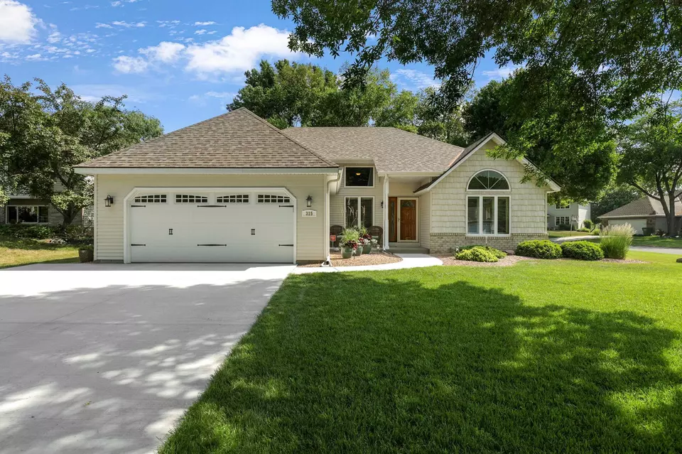  315 Long Lake Ct, Shoreview, MN 55126 photo 3