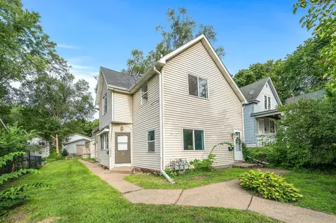 1031 Bradley St, Saint Paul, MN 55130