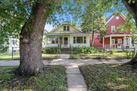 1047 Edmund Ave, Saint Paul, MN 55104