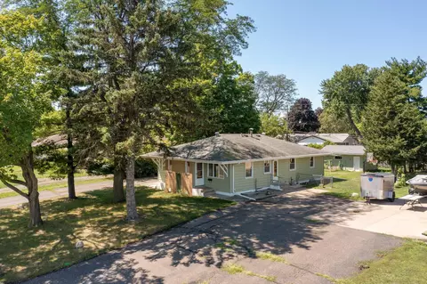 2725 Hampshire Ave N, Crystal, MN 55427