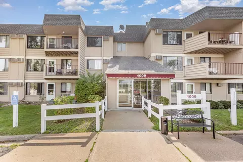 4009 Heritage Hills Dr #201, Bloomington, MN 55437