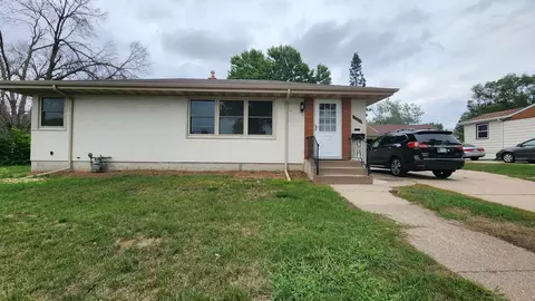 1020 Prosperity Ave, Saint Paul, MN 55106