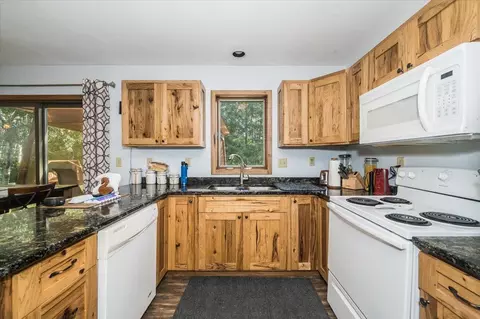 2425 E 11th St, Superior, WI 54880 photo 10
