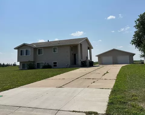 711713 Maple Ln, Grove City, MN 56243
