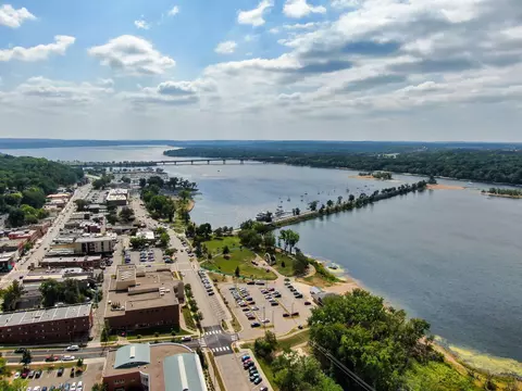 816 1st St, Hudson, WI 54016