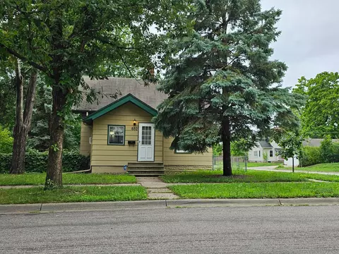 882 Clear Ave, Saint Paul, MN 55106