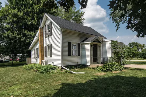 120 W 1st St, West Concord, MN 55985